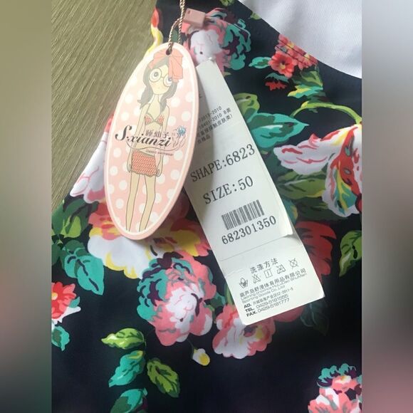 NWT … S.XIANZI “Size: 50” Floral Swimsuit - Picture 4 of 5